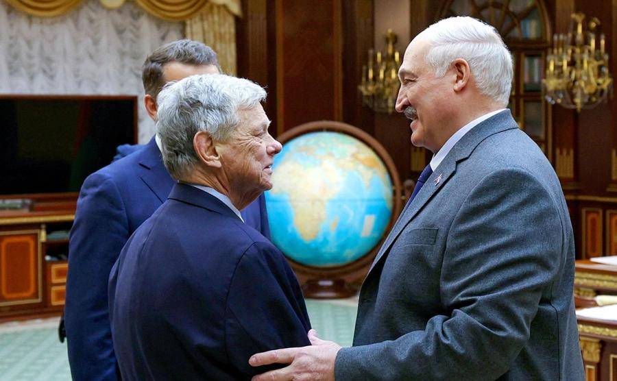 Lukashenko 123 nafar siyosiy mahbusni afv etdi